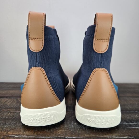 NEW Vessi Weekend Chelsea Mens Size 9 Waterproof Shoes Sea on Off White main image 8